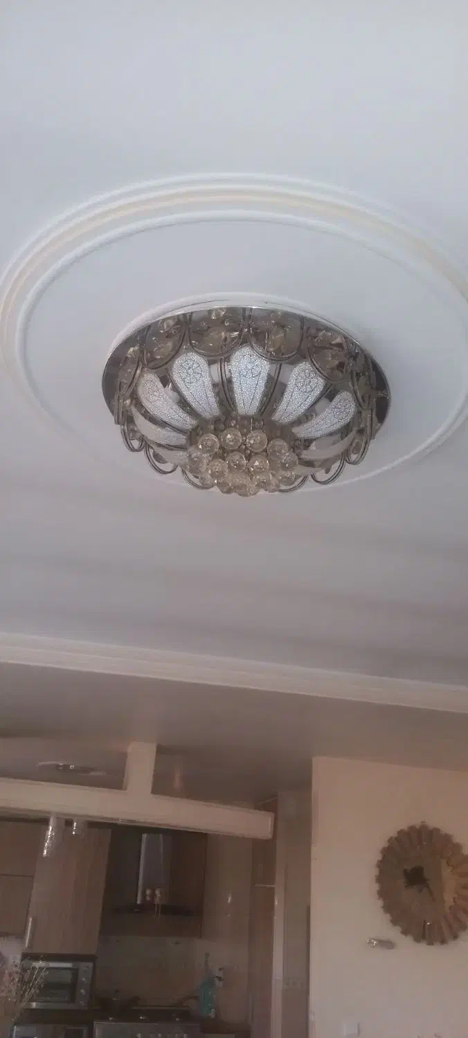 لوستر|لوستر و چراغ آویز|ری, سیزده آبان|دیوار