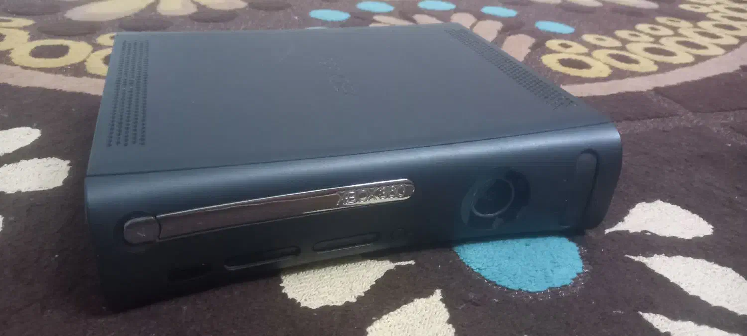 xbox 360 کاملا تمیز|کنسول، بازی ویدئویی و آنلاین|اصفهان, مهدی آباد|دیوار