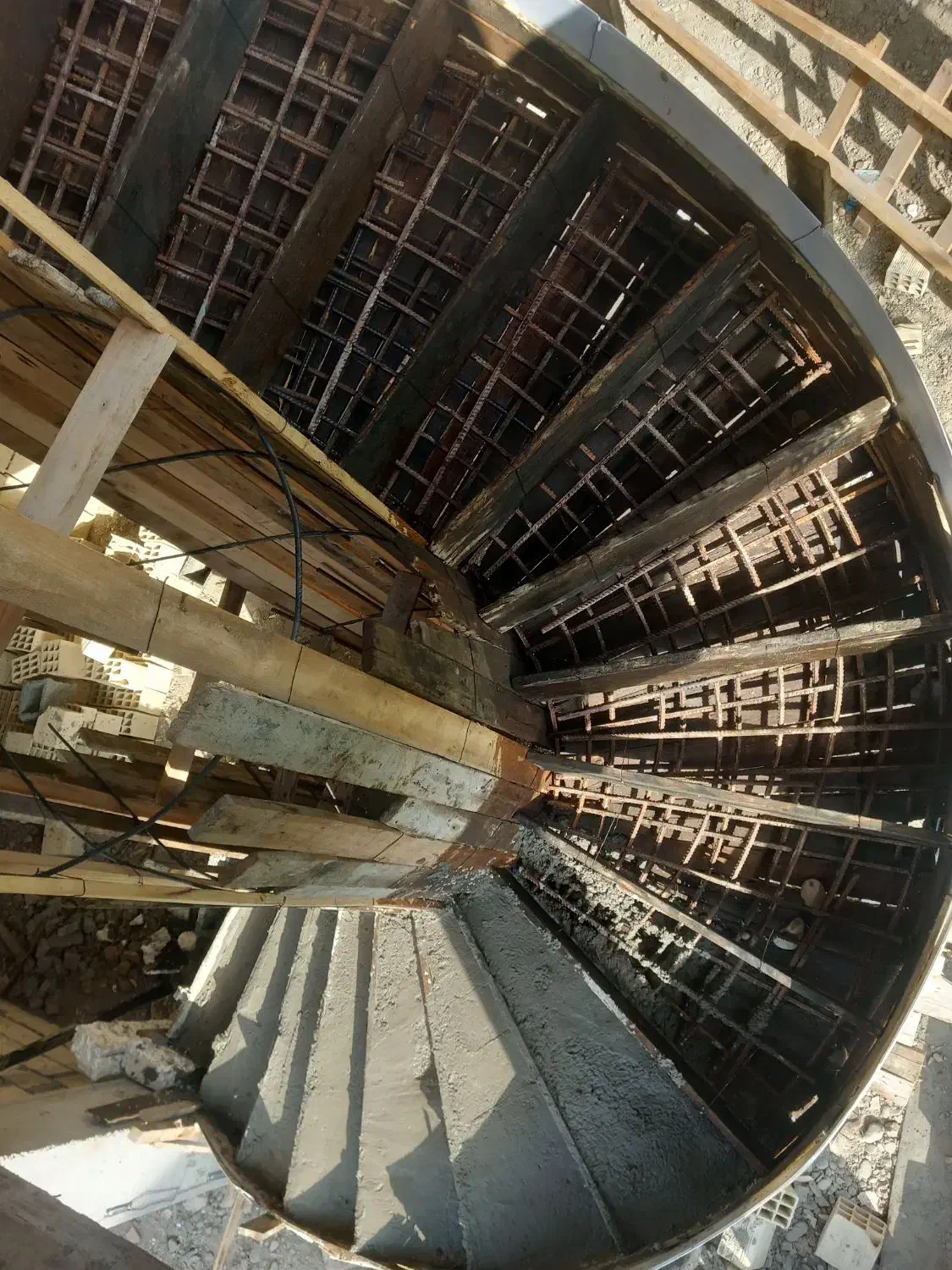 پله گردبتنی|خدمات پیشه و مهارت|رشت, معلولین|دیوار