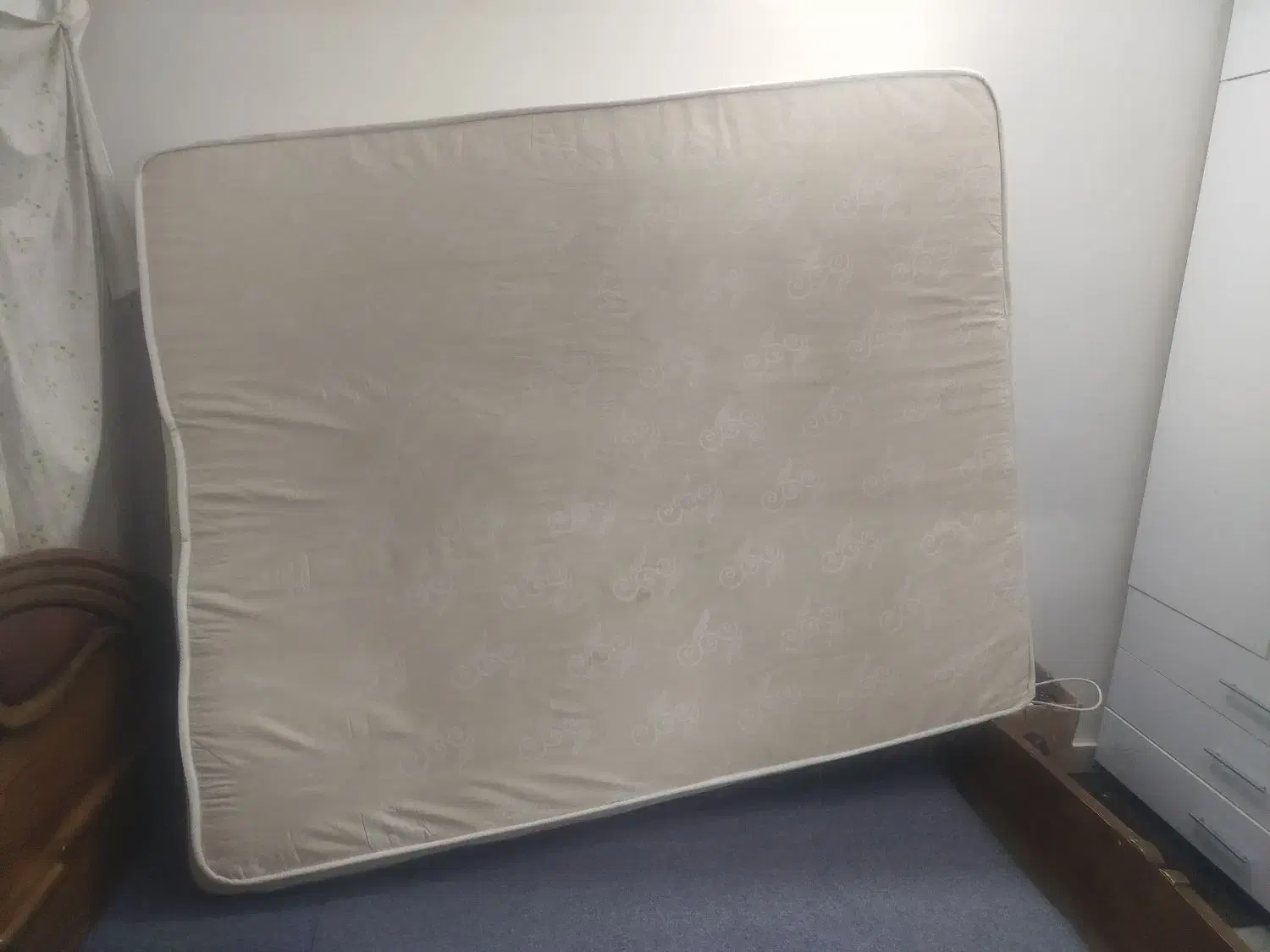 تشک دونفره|تشک تختخواب|گلبهار, شهر جدید گلبهار|دیوار