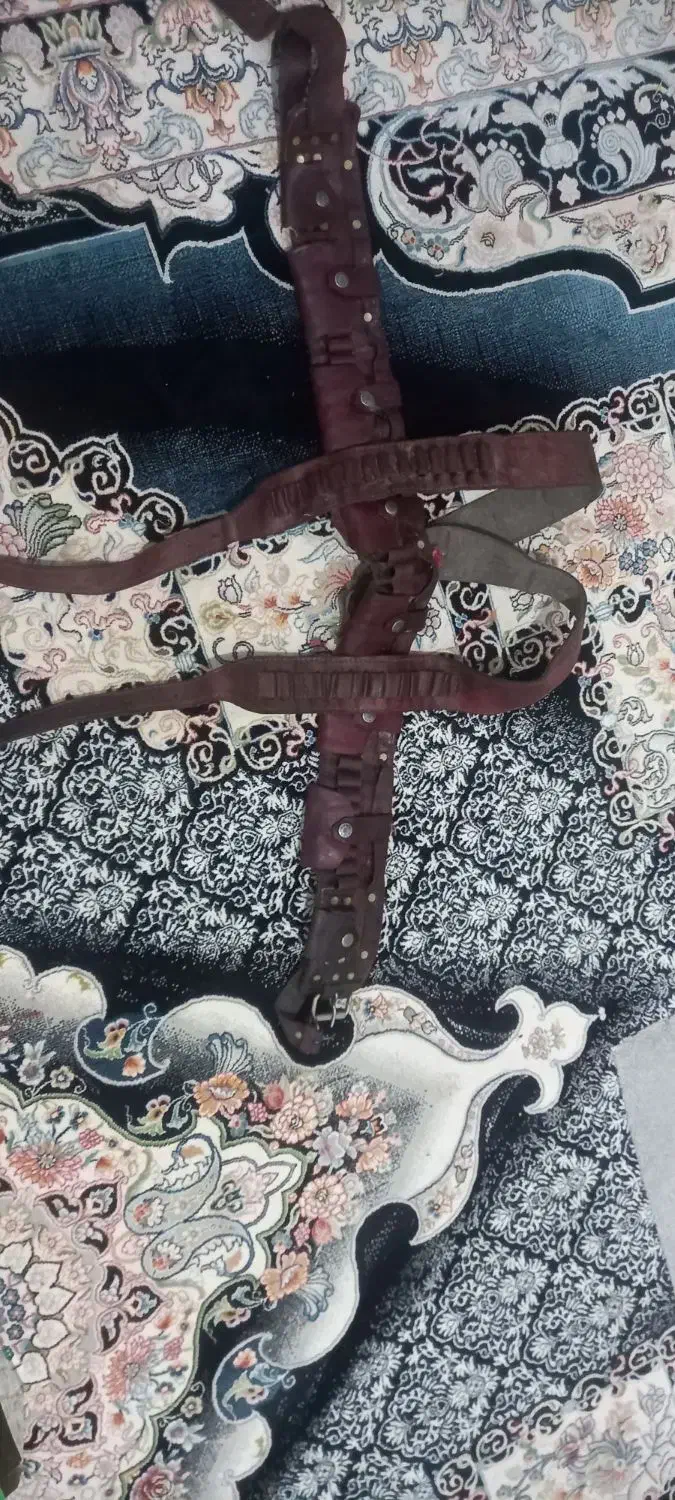 قطار برنو تمام چرم در حد نو میباشد|کلکسیون اشیاء عتیقه|دورود, |دیوار