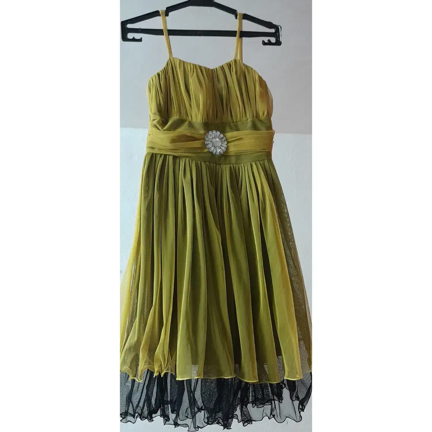 پیرهن مجلسی|لباس|بروجرد, |دیوار