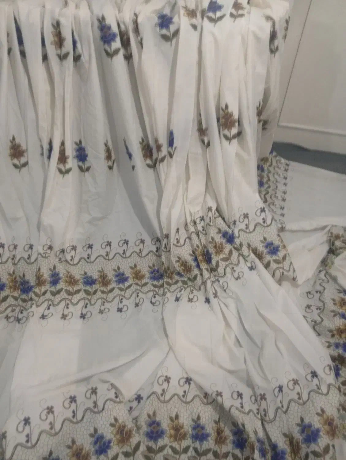 پرده|پرده، رانر، رومیزی|قم, باغ شریفی|دیوار