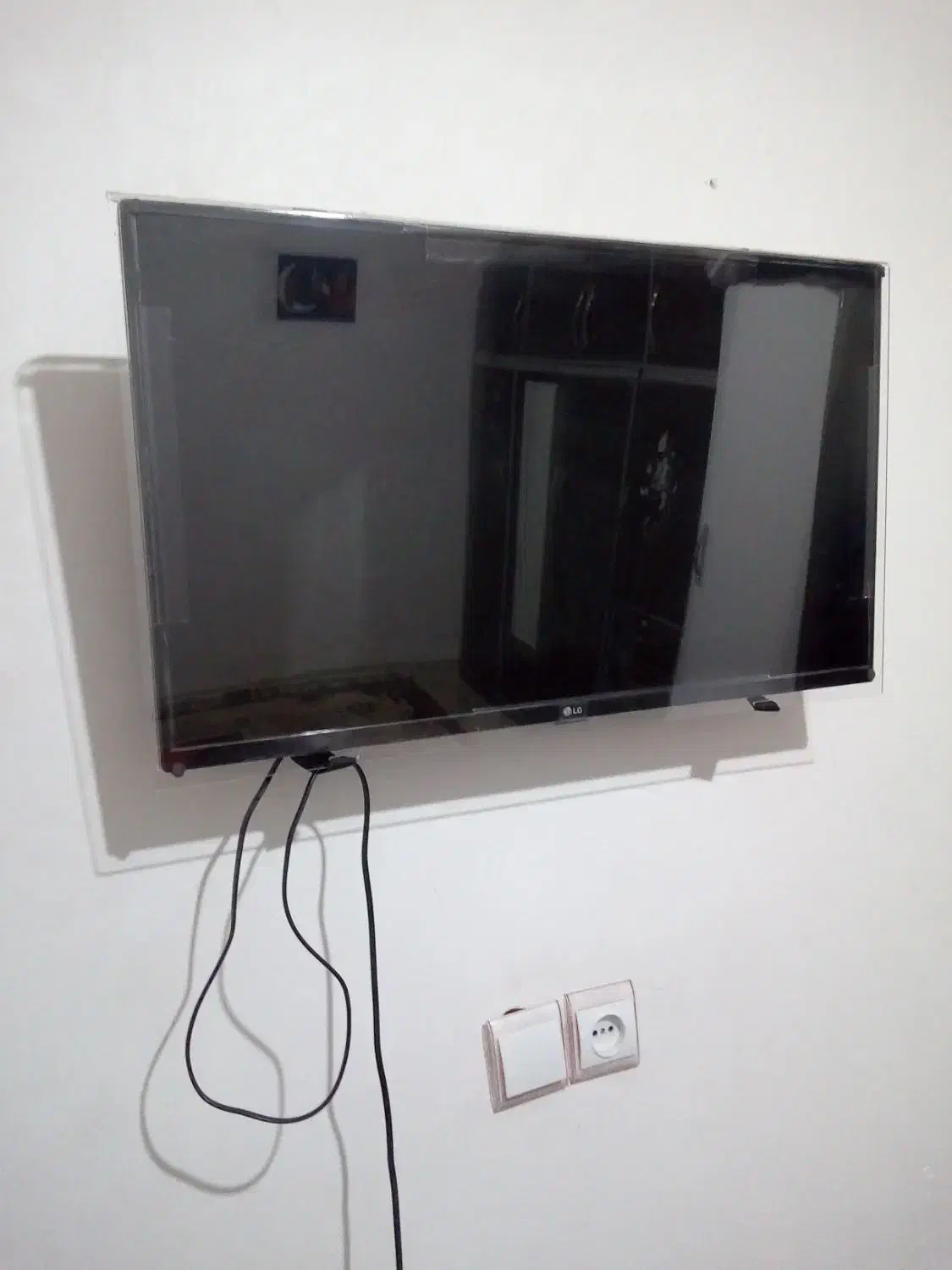 تلوزیون ۳۲اینچ|تلویزیون و پروژکتور|ایلام, |دیوار