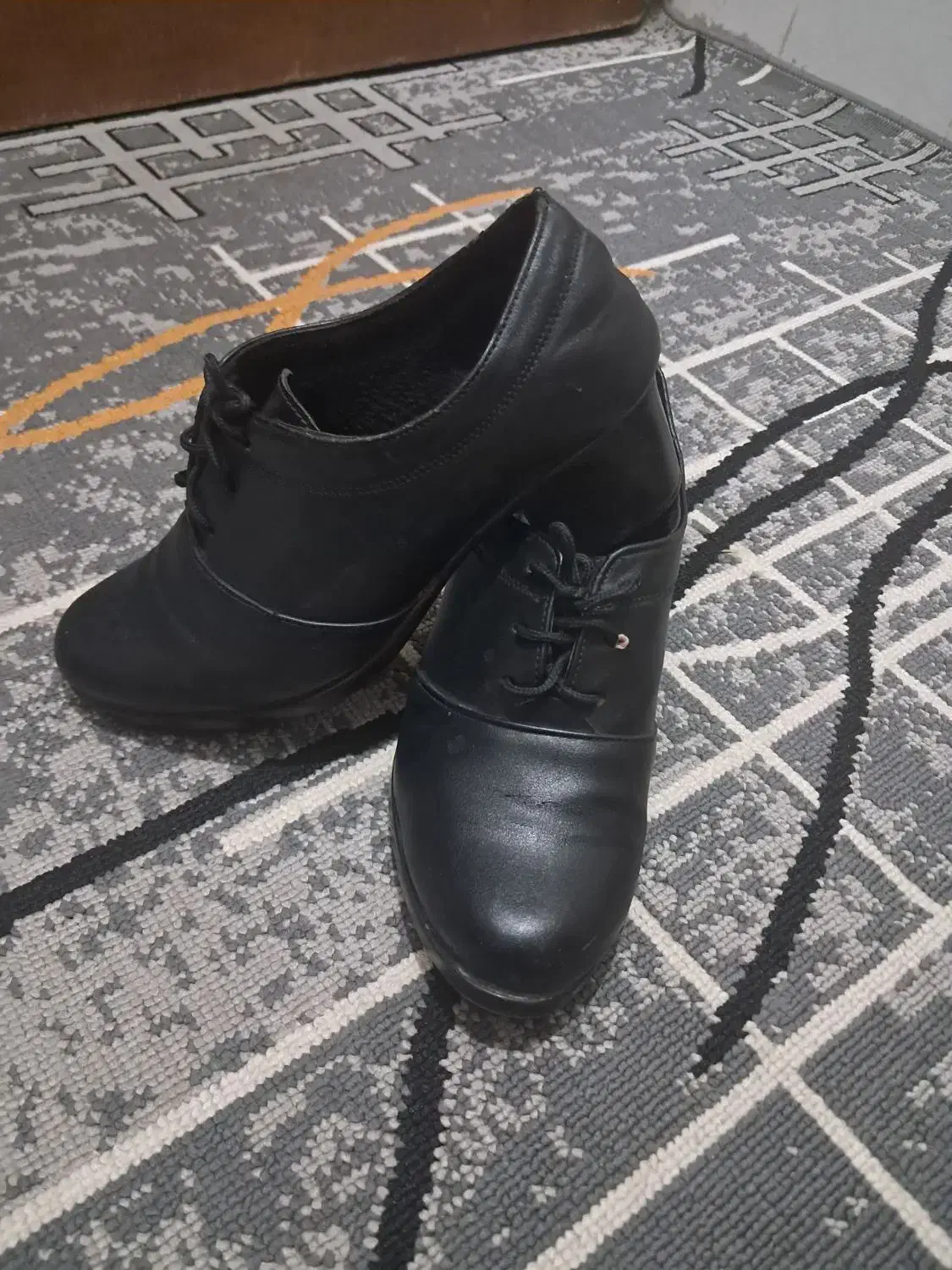 سه جفت کفش|کیف، کفش، کمربند|ساوه, |دیوار