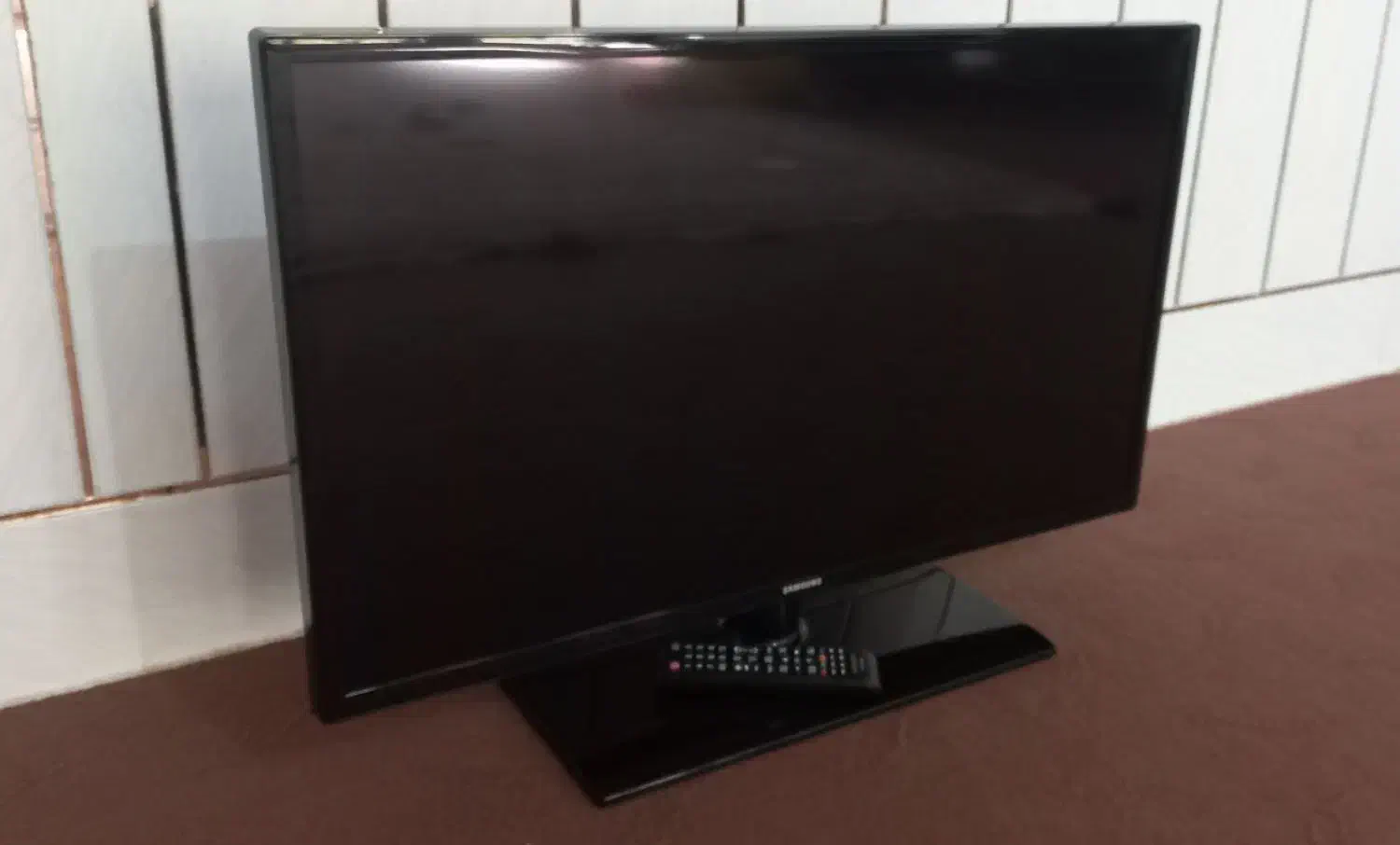 تلویزیون Led|تلویزیون و پروژکتور|لنجان, |دیوار