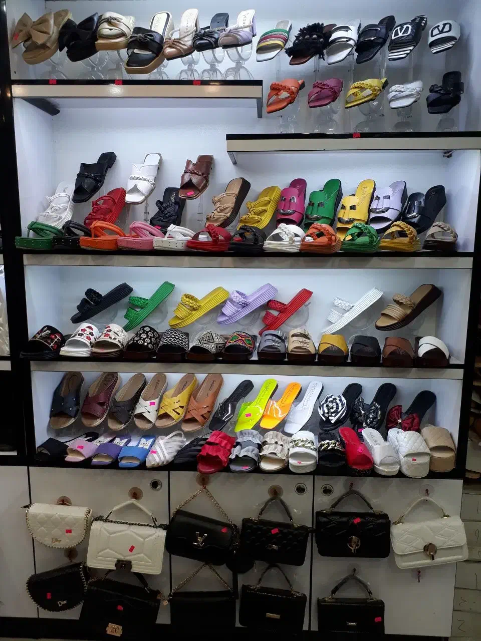 فروش ویترین مغازه کفش فروشی|فروشگاه و مغازه|لنگرود, |دیوار