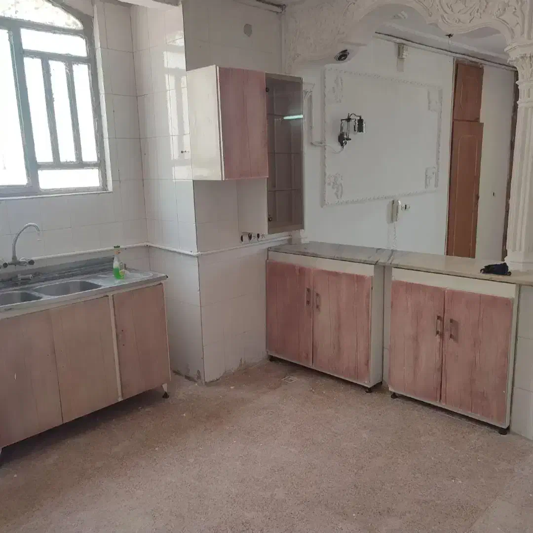 ویلایی طبقه بالا، متراژ120،کوی اساتید،خ شادمان دوم|اجارهٔ خانه و ویلا|خرم‌آباد, |دیوار