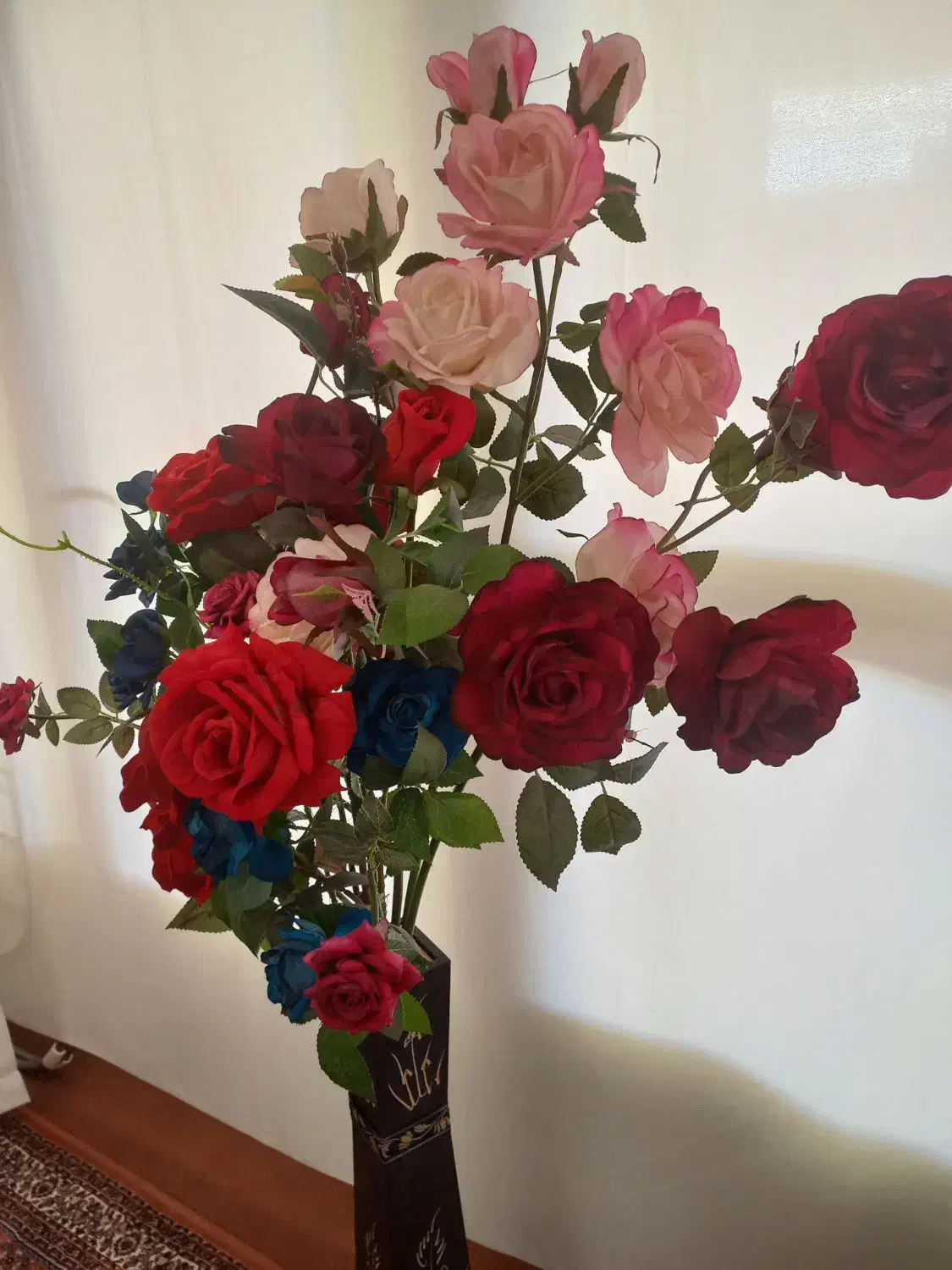 گلدان و گل رز|گل مصنوعی|زنجان, |دیوار