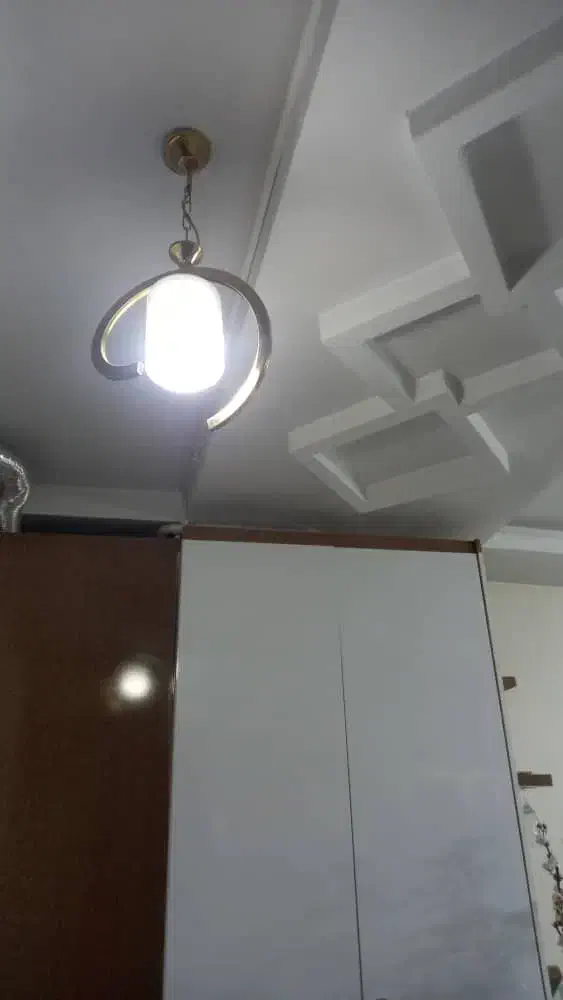 لوستر|لوستر و چراغ آویز|کرج, ساسانی (قلمستان)|دیوار