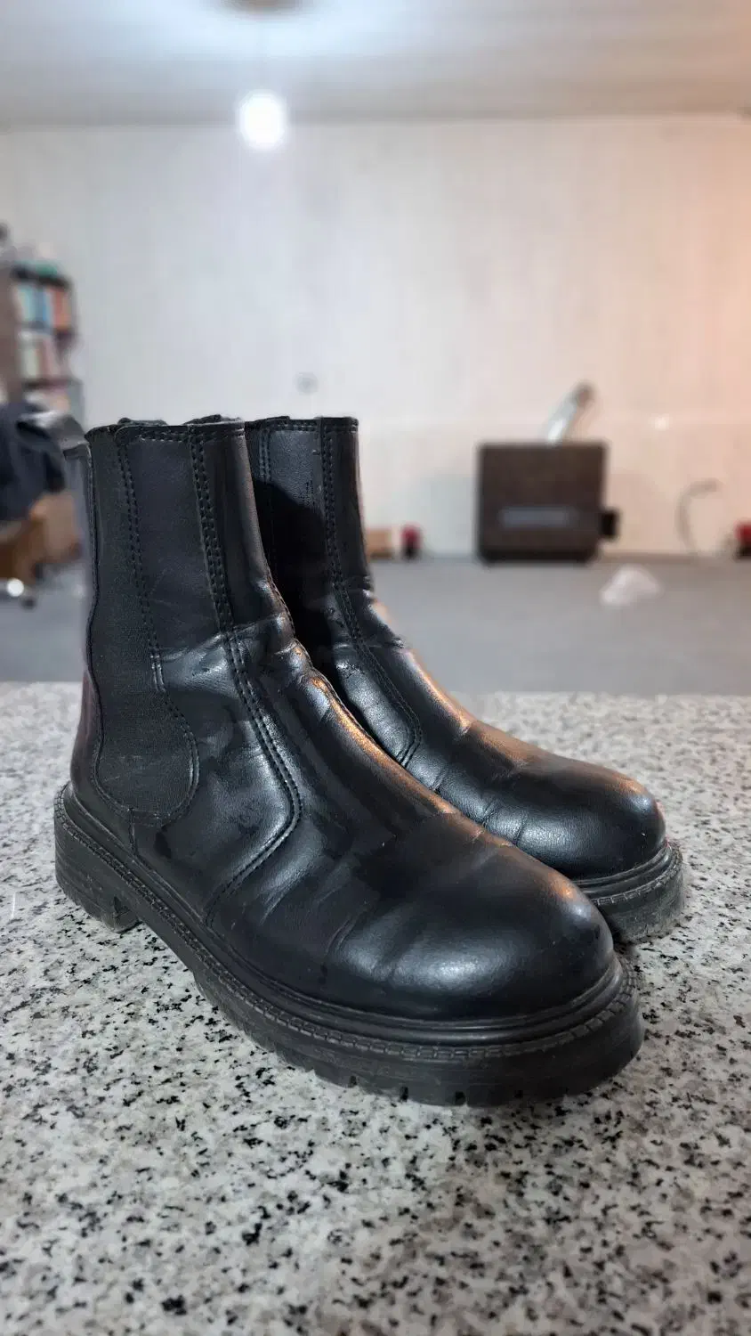 بوت|کیف، کفش، کمربند|یاسوج, |دیوار