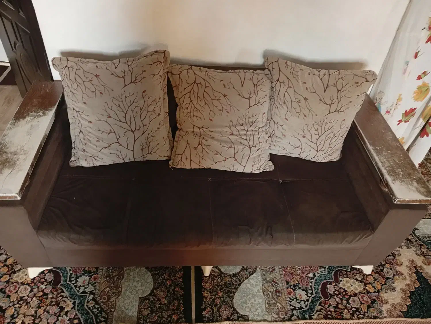 مبل ۷ نفره سالم ۳۸۰۰تومن|مبلمان خانگی و میز عسلی|رشت, پیرکلاچای|دیوار