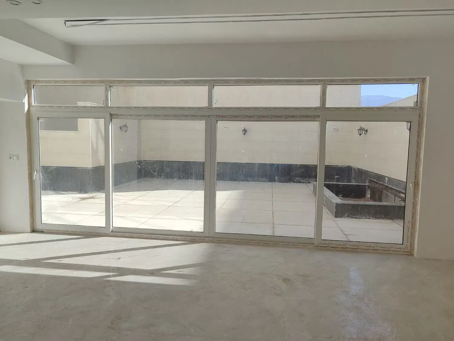 نصب ، تعمیر و رگلاژ حرفه‌ای درب و پنچره upvc|خدمات پیشه و مهارت|بیرجند, |دیوار