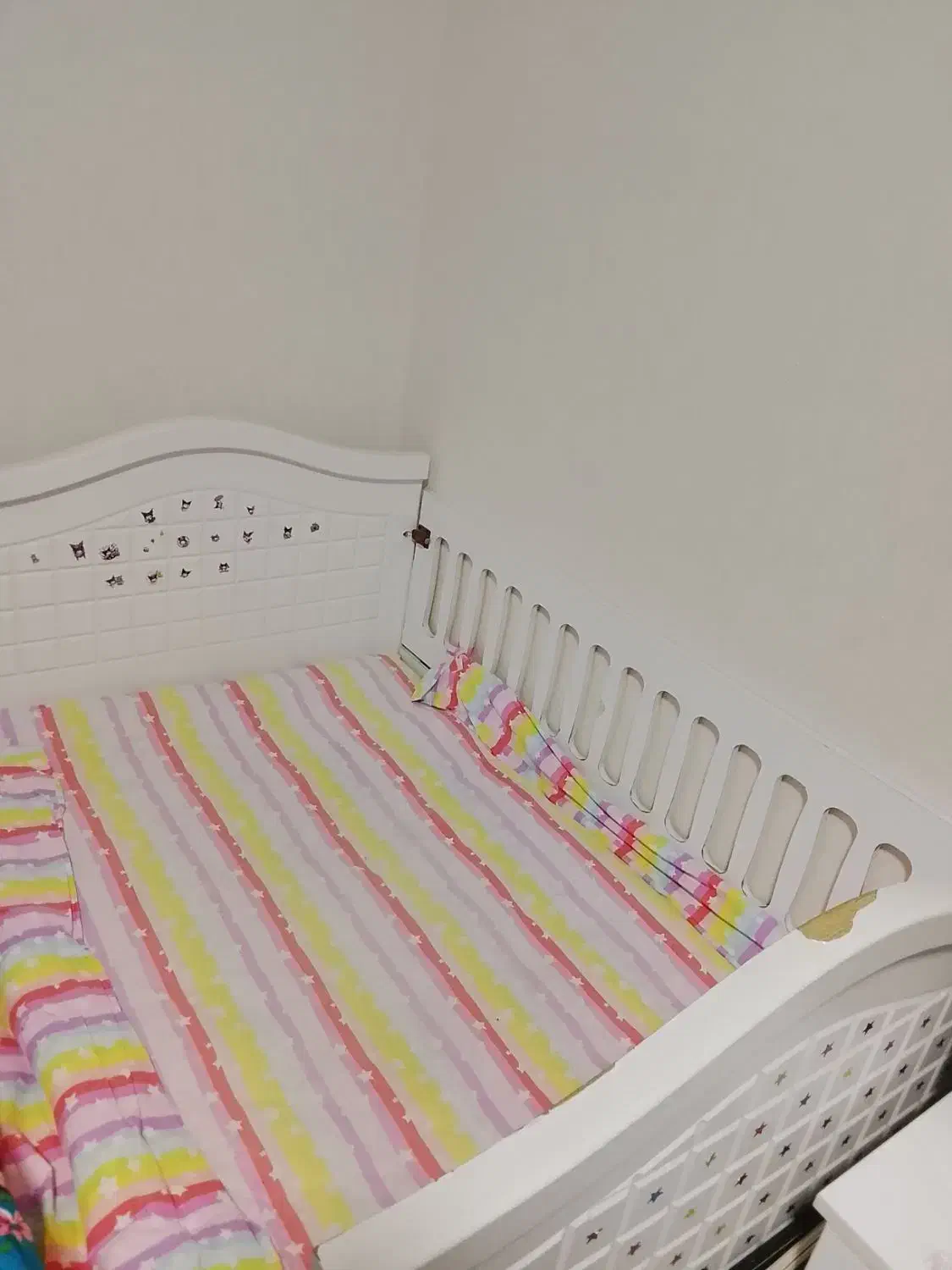 تخت کودک بدون تشک|تخت و سرویس خواب|تربتحیدریه, شهید قرنی|دیوار