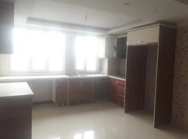 پایین یوسف آباد ۸۱ متر ، ۲ خواب ، نور و نقشه