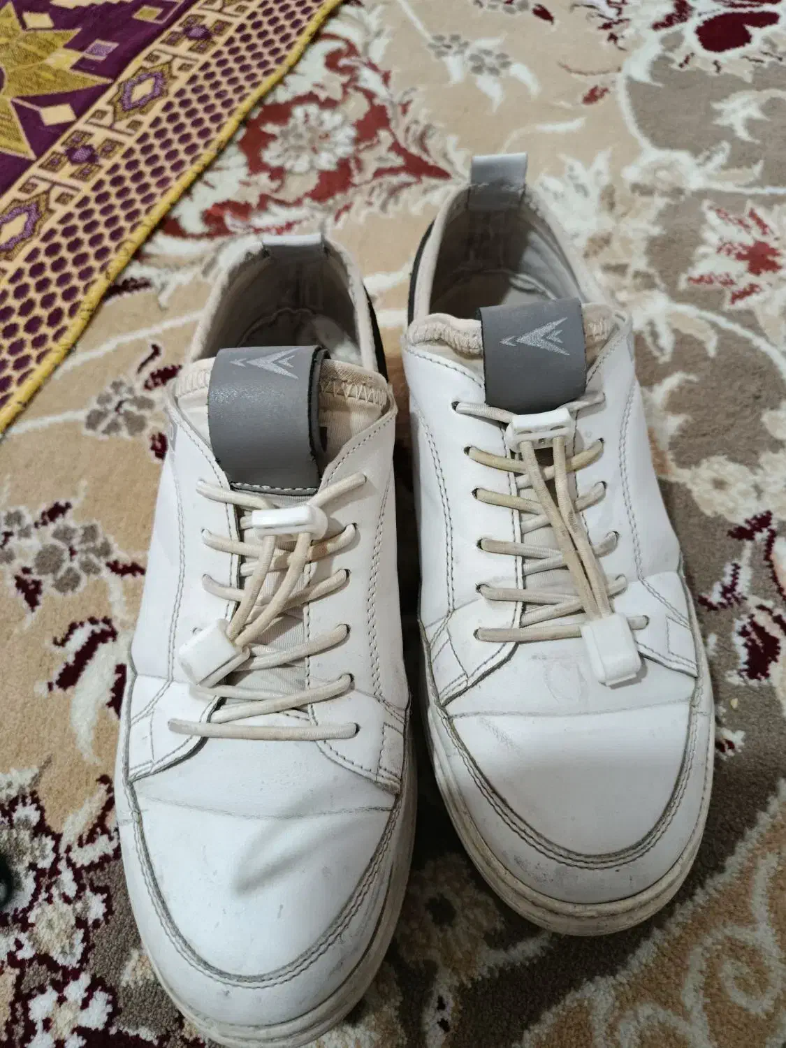 کفش اسپورت سفید در حد نو|کیف، کفش، کمربند|گلبهار, شهر جدید گلبهار|دیوار