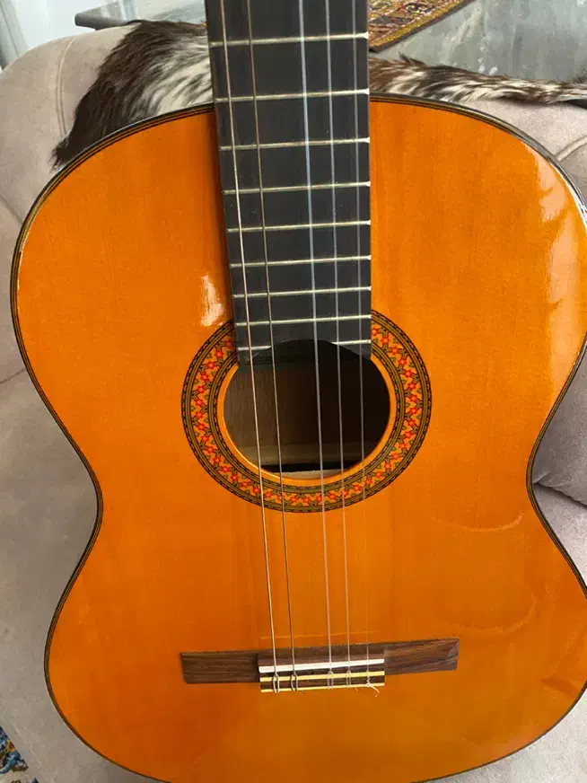 گیتار کلاسیک YAMAHA 70C|گیتار، بیس، امپلیفایر|میانه, |دیوار