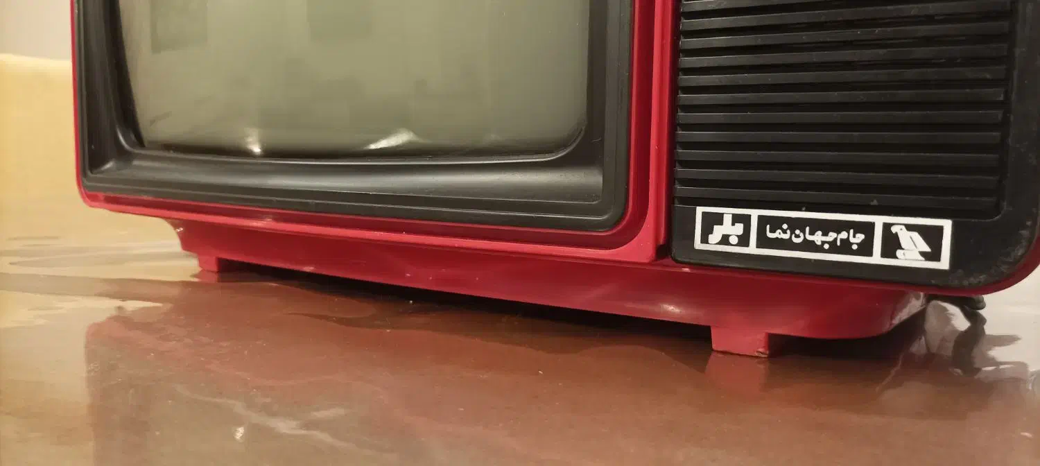 تلویزیون بلر آلمانی قرمز زیبا و کمیاب|کلکسیون اشیاء عتیقه|رشت, گلسار|دیوار