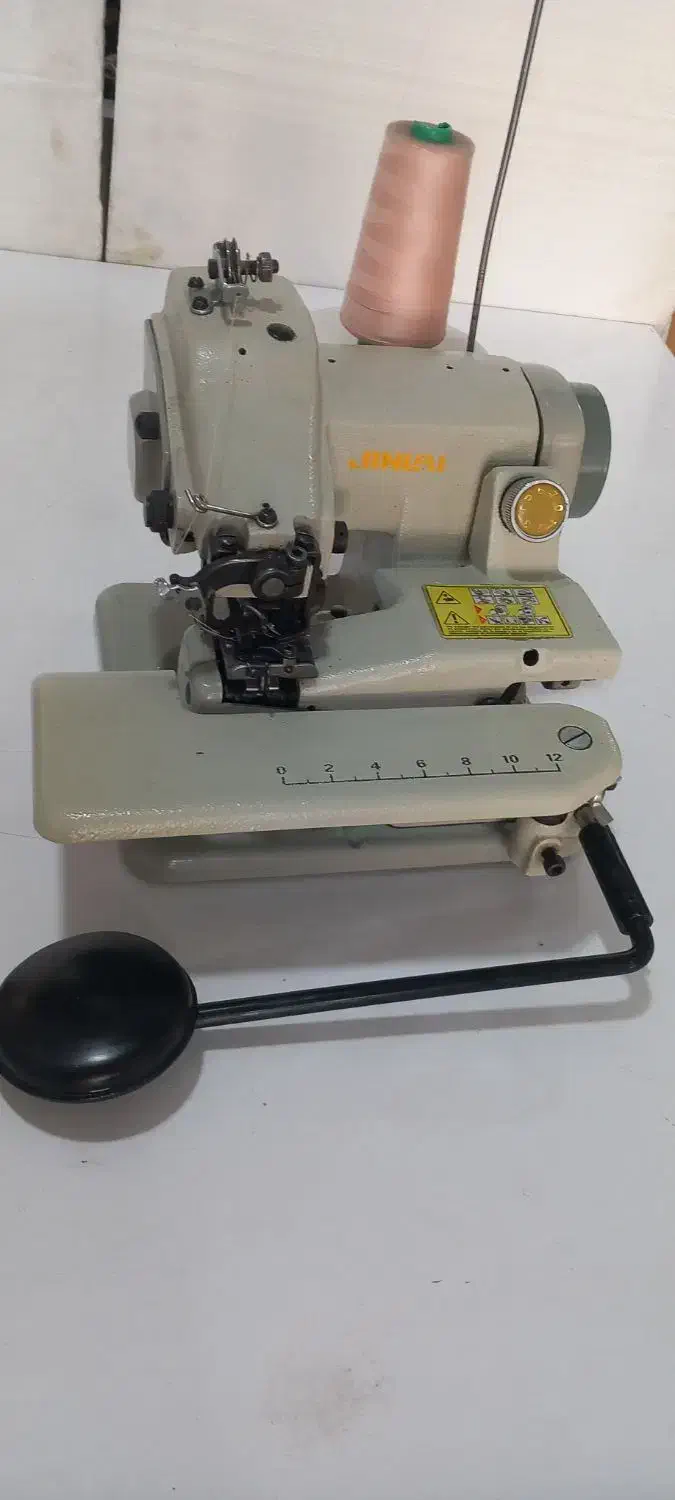 چرخ خیاطی پسدوز  دمپا زن درحد نونو|چرخ خیاطی و ریسندگی|شیراز, فرودگاه شهید دستغیب شیراز|دیوار