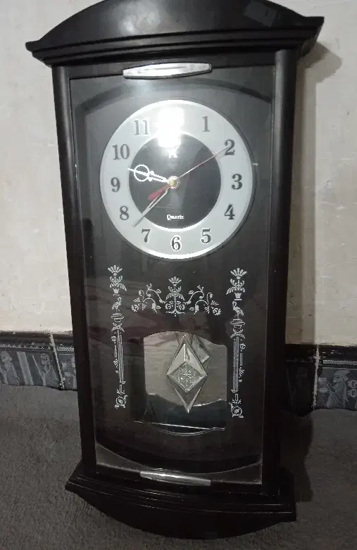 ساعت دیواری نو سالم|ساعت دیواری و تزئینی|سبزوار, گلشن|دیوار