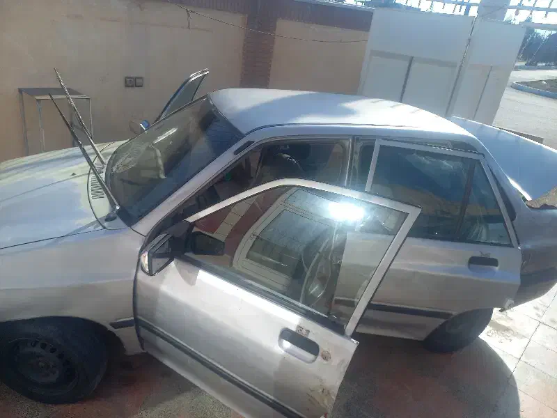 پرایدصندوق دار ۸۲ نقره ایی|خودرو سواری و وانت|مبارکه, |دیوار