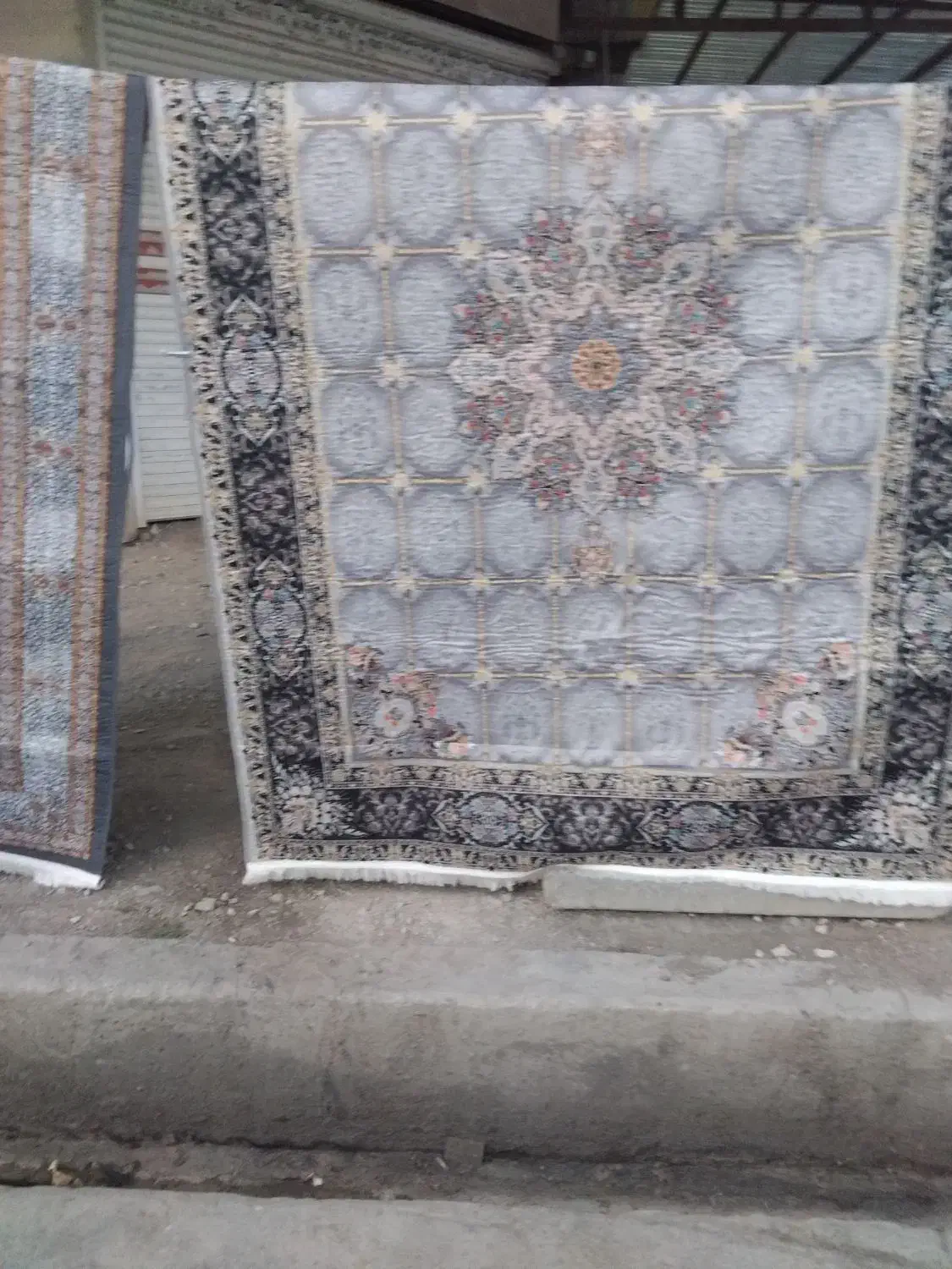 انواع فرشینه سه متری شیش متری موجود هست|فرش|دهدشت, |دیوار