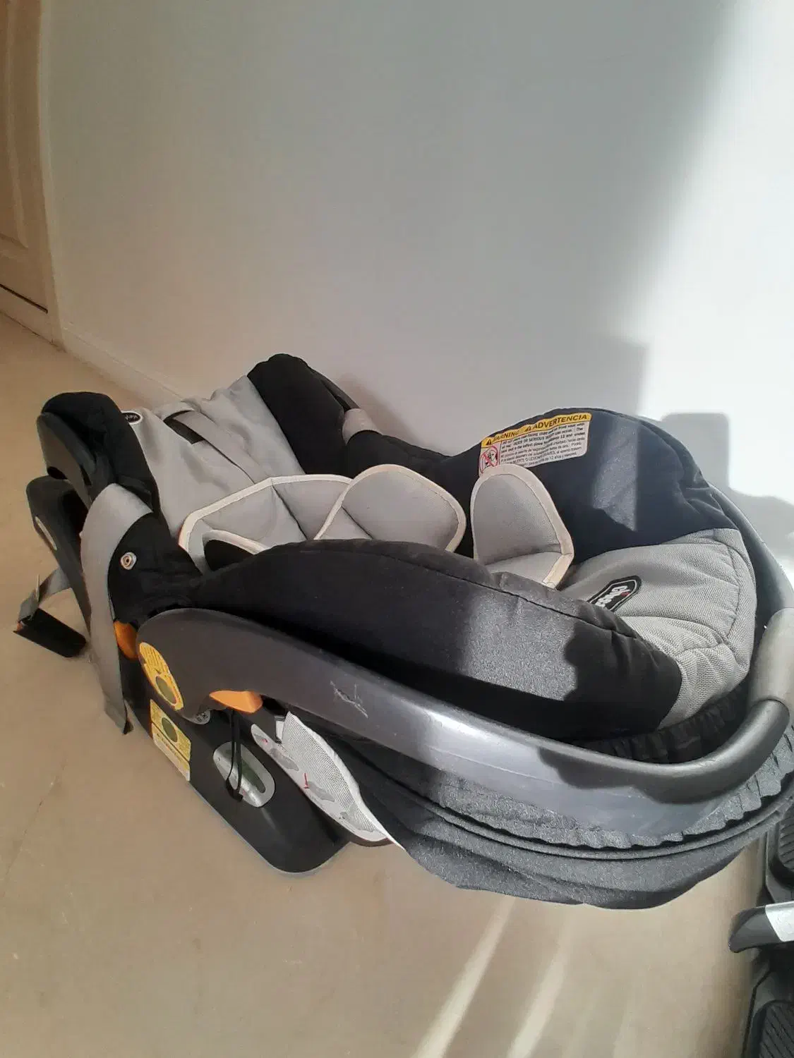 کریر و صندلی ماشین نوزاد چیکو اصل در حد نو|کالسکه و لوازم جانبی|تهران, هروی|دیوار