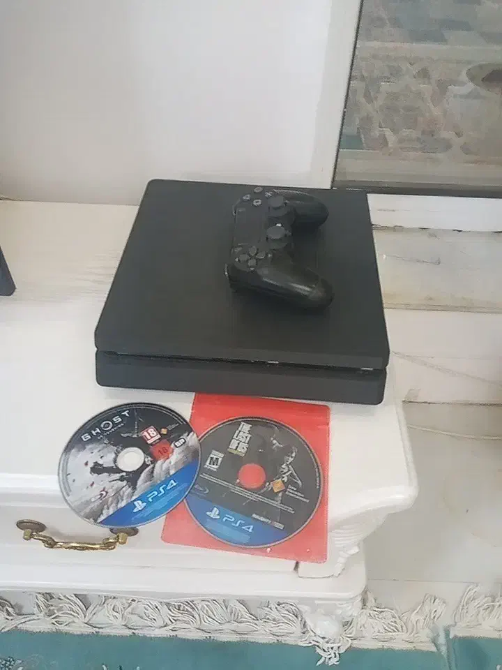 PS4 فروشی در حد نو|کنسول، بازی ویدئویی و آنلاین|قائن, |دیوار