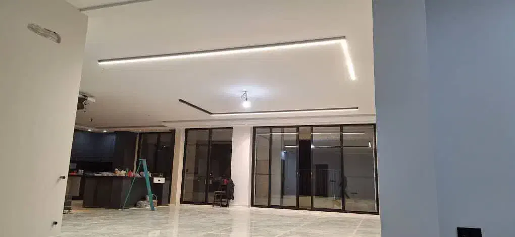 تولید و توزیع انواع لاینر توکار و روکار و نماو ...|لامپ و چراغ|شاهین‌شهر, گزبرخوار|دیوار