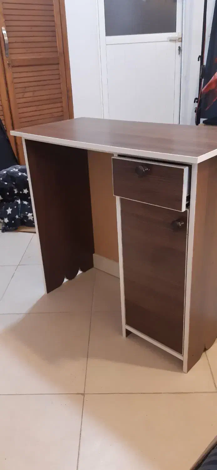 میز چرخ خیاطی|میز تحریر و کامپیوتر|بندرعباس, |دیوار