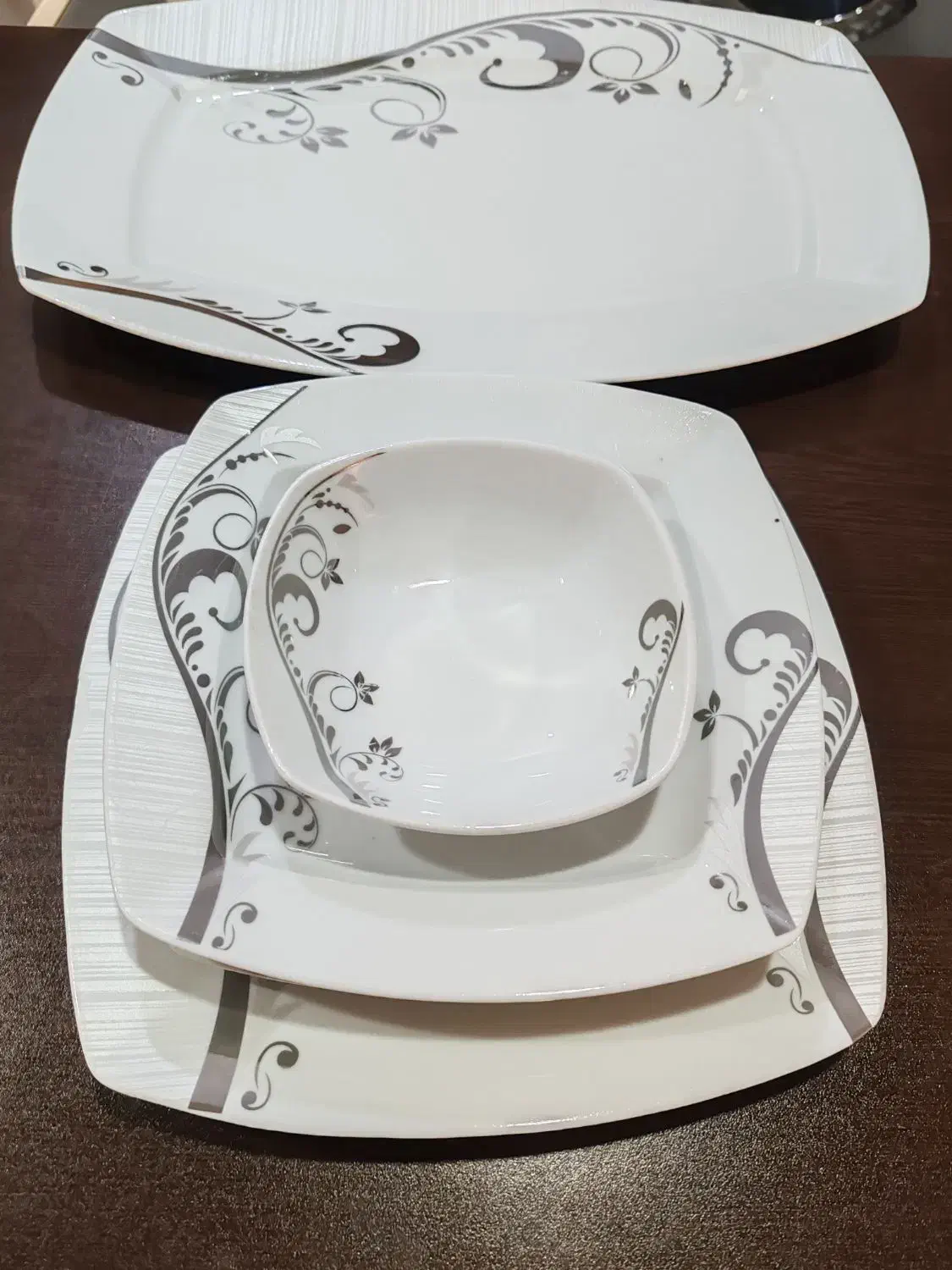 3 دست سرویس چینی|ظروف سرو و پذیرایی|قرچک, میرزائی شمالی|دیوار