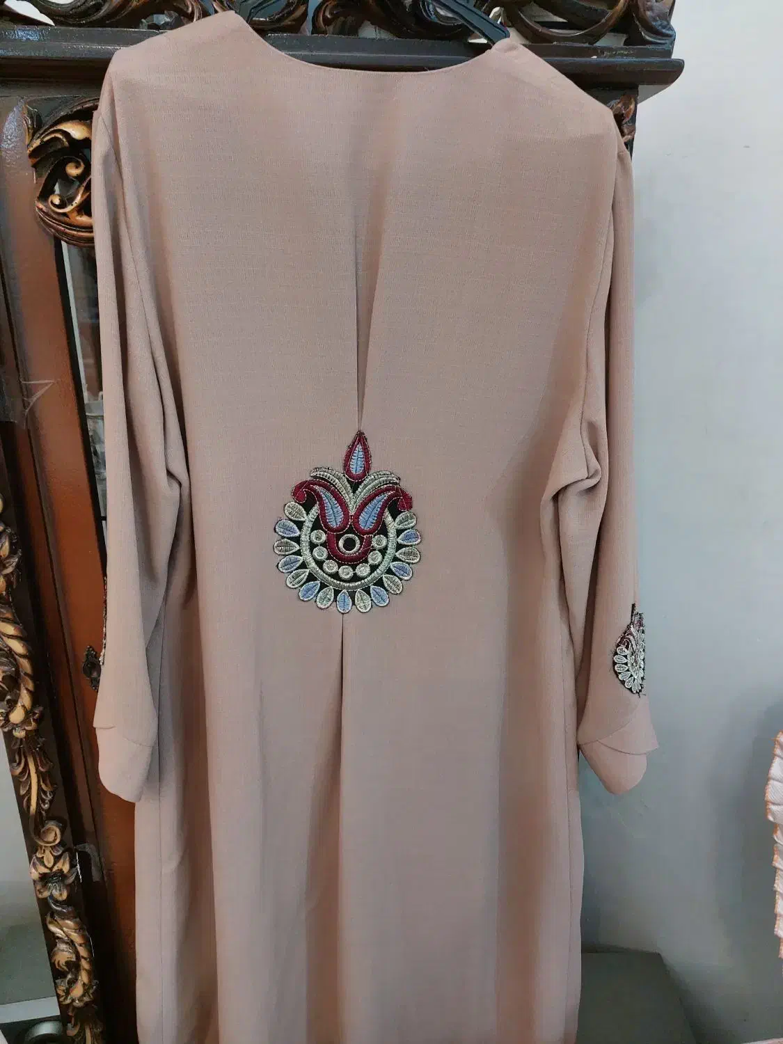 لباس.مانتو،کاپشن.کیف.کفش|لباس|خوی, |دیوار