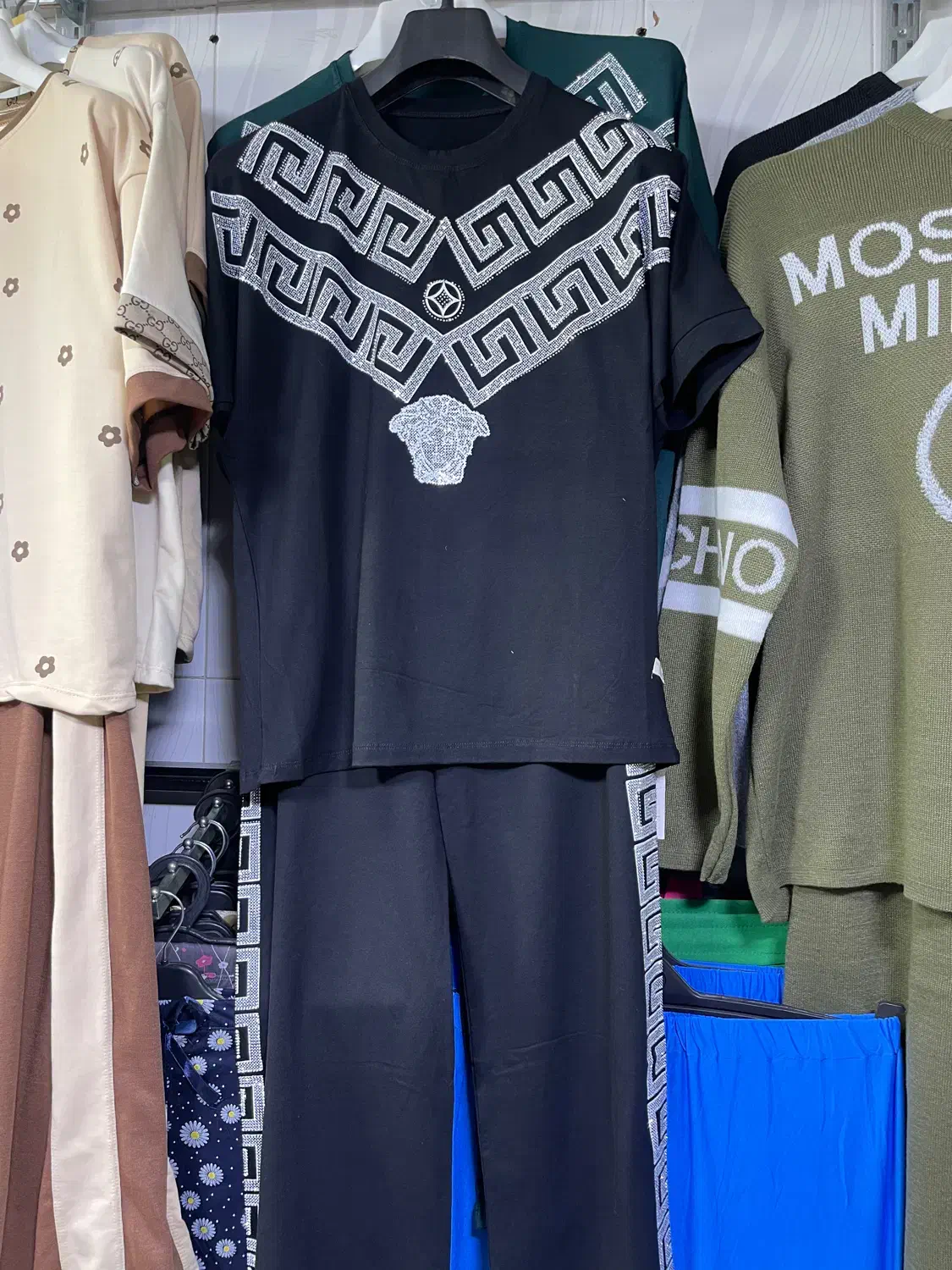 لباس زنونه|لباس|سقز, |دیوار