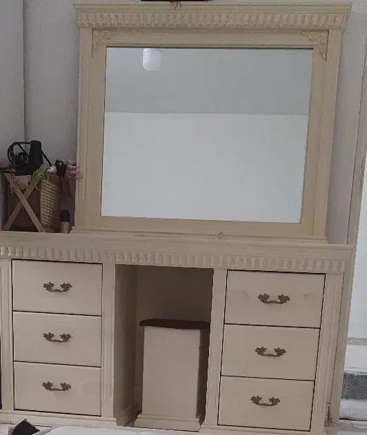 تخت|تخت و سرویس خواب|رباط‌کریم, نصیرشهر|دیوار