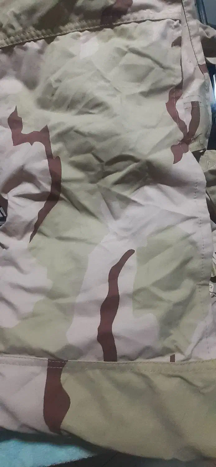 دو دست لباس سربازی کارکرده و یک دست با کتونی نو نو|لباس|ملک‌آباد, |دیوار