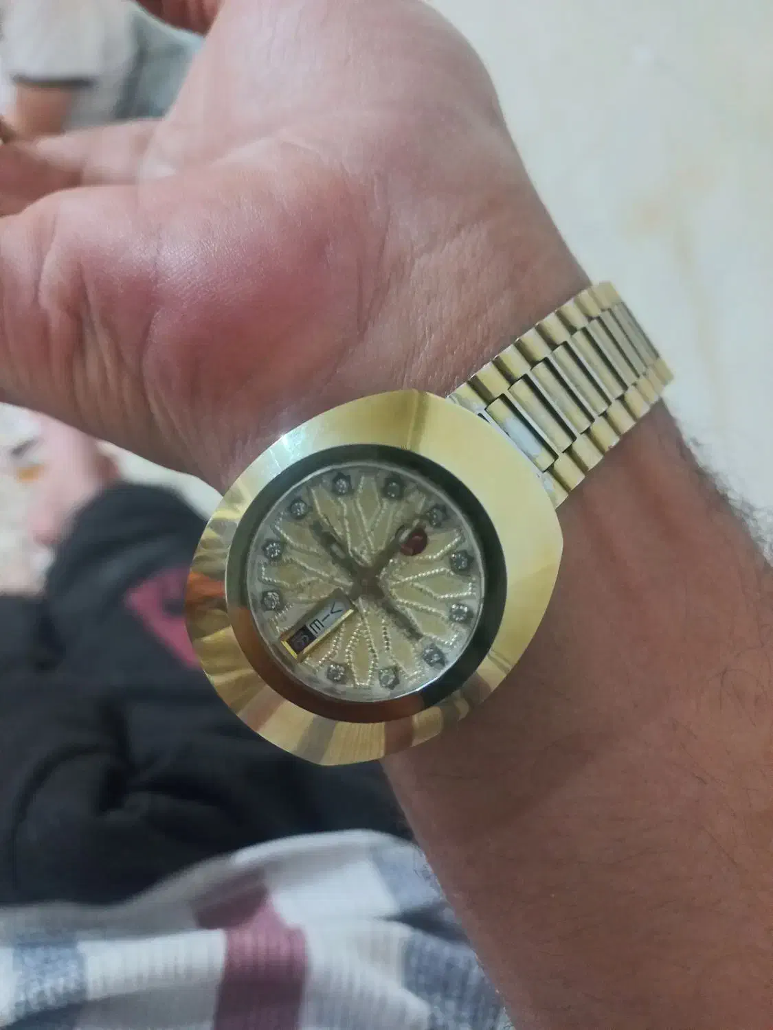 ساعت رادو اصل|ساعت|صدرا-فارس, فاز ۱|دیوار