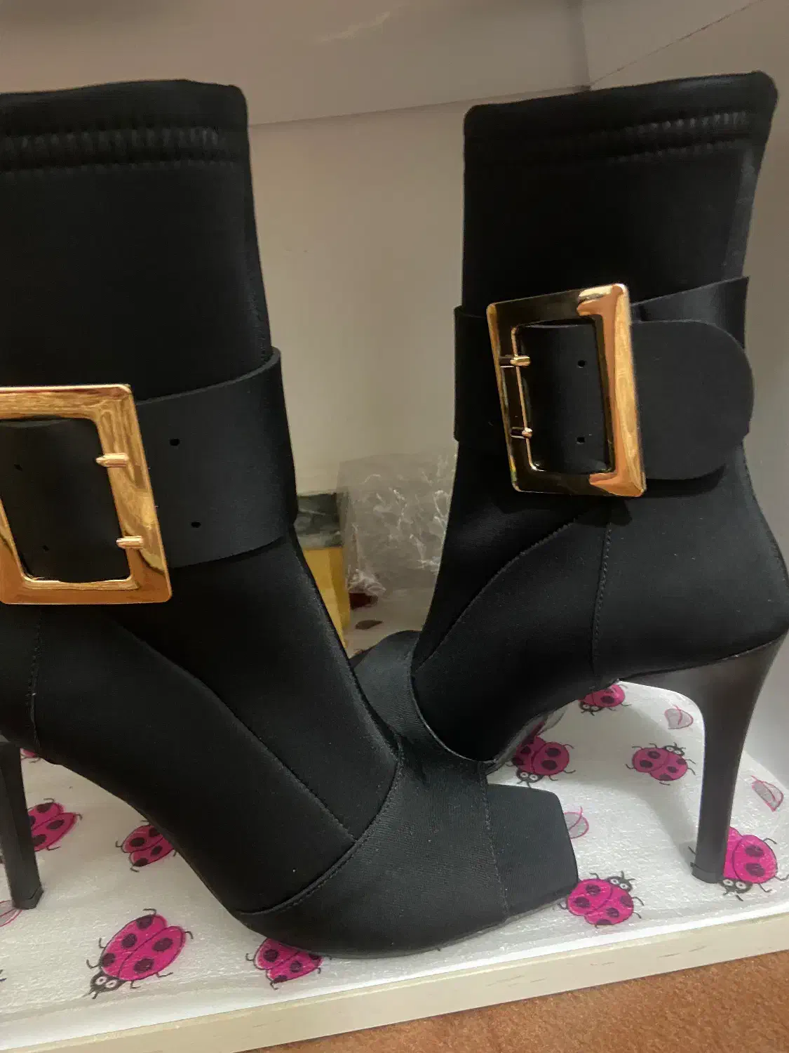 نیم بوت|کیف، کفش، کمربند|شهریار, شهریار|دیوار