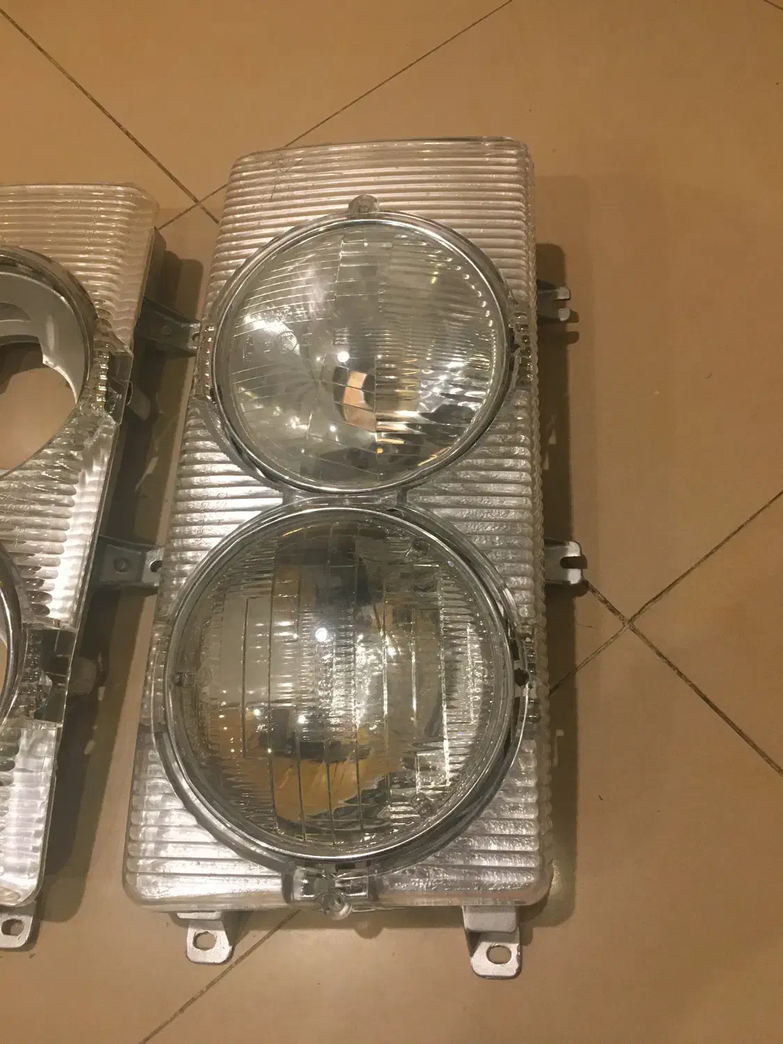 چراغ جلو بنز 116 سفارش امریکا|قطعات یدکی و لوازم جانبی|تهران, صادقیه|دیوار