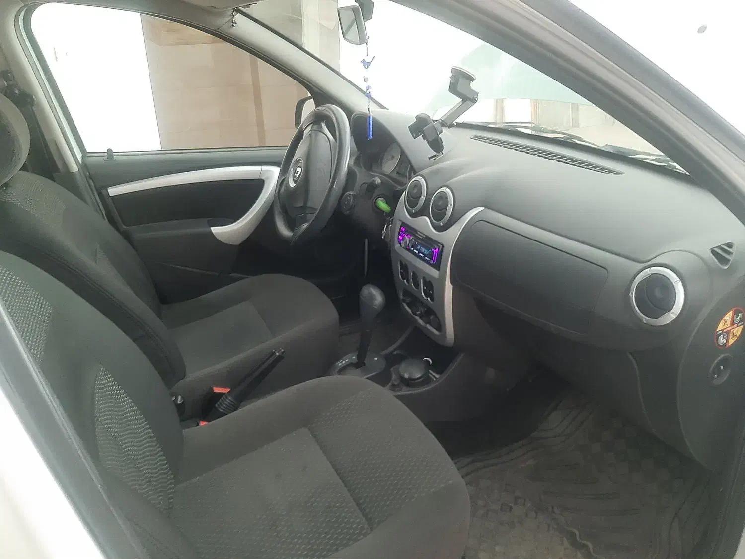 ساندرو مدل ۹۵ اتومات|خودرو سواری و وانت|تهران, شهرک شریعتی|دیوار