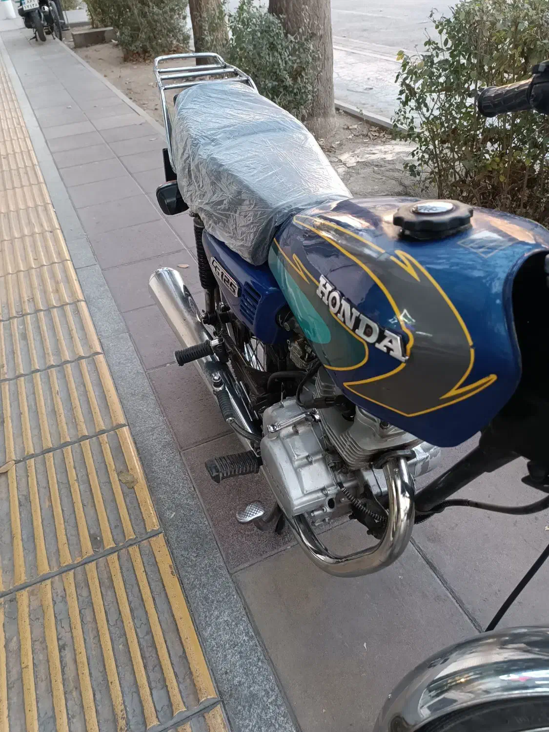 هندا مدل ۹۰ مدارک کامل بیمه بنام|موتورسیکلت|مشهد, هفده شهریور|دیوار