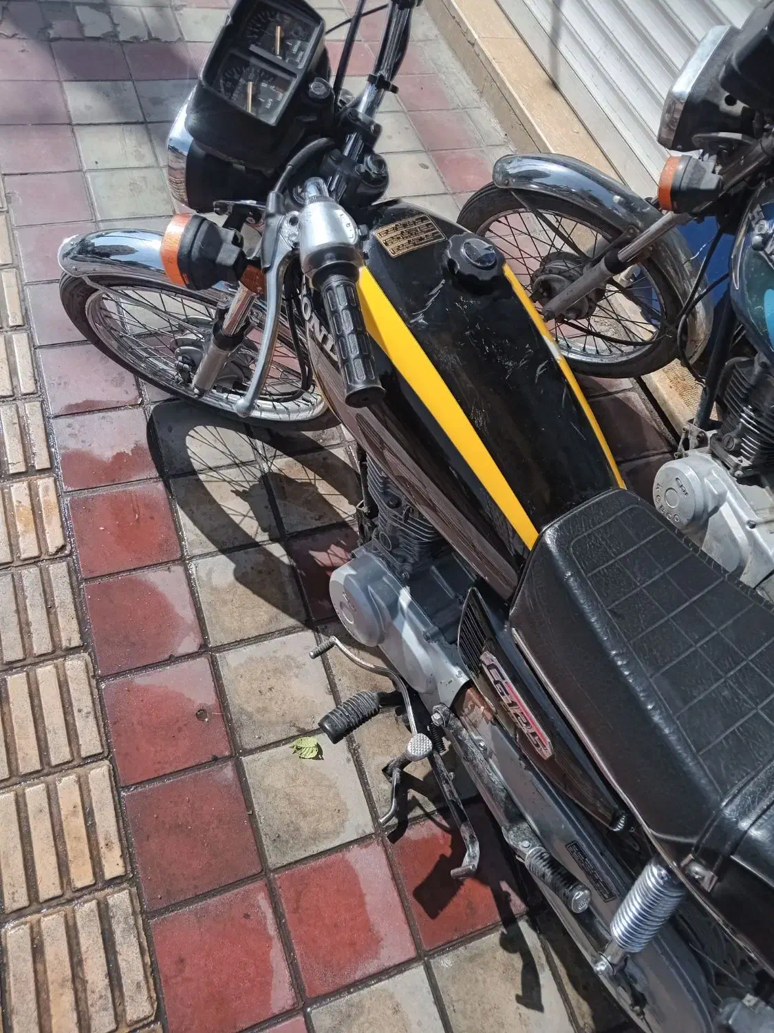 موتور سیکلت مدل ۸۱|موتورسیکلت|باقرشهر, |دیوار