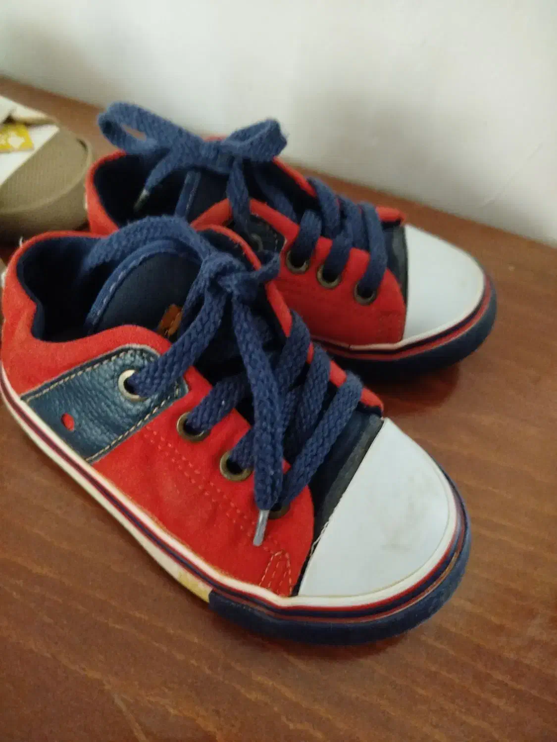 کفش پسرانه|کفش و لباس بچه|خرم‌آباد, |دیوار