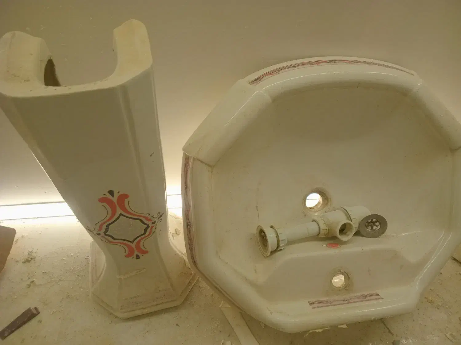 سنگ روشویی در حد نو|لوازم سرویس بهداشتی|مشهد, نیروی هوایی|دیوار