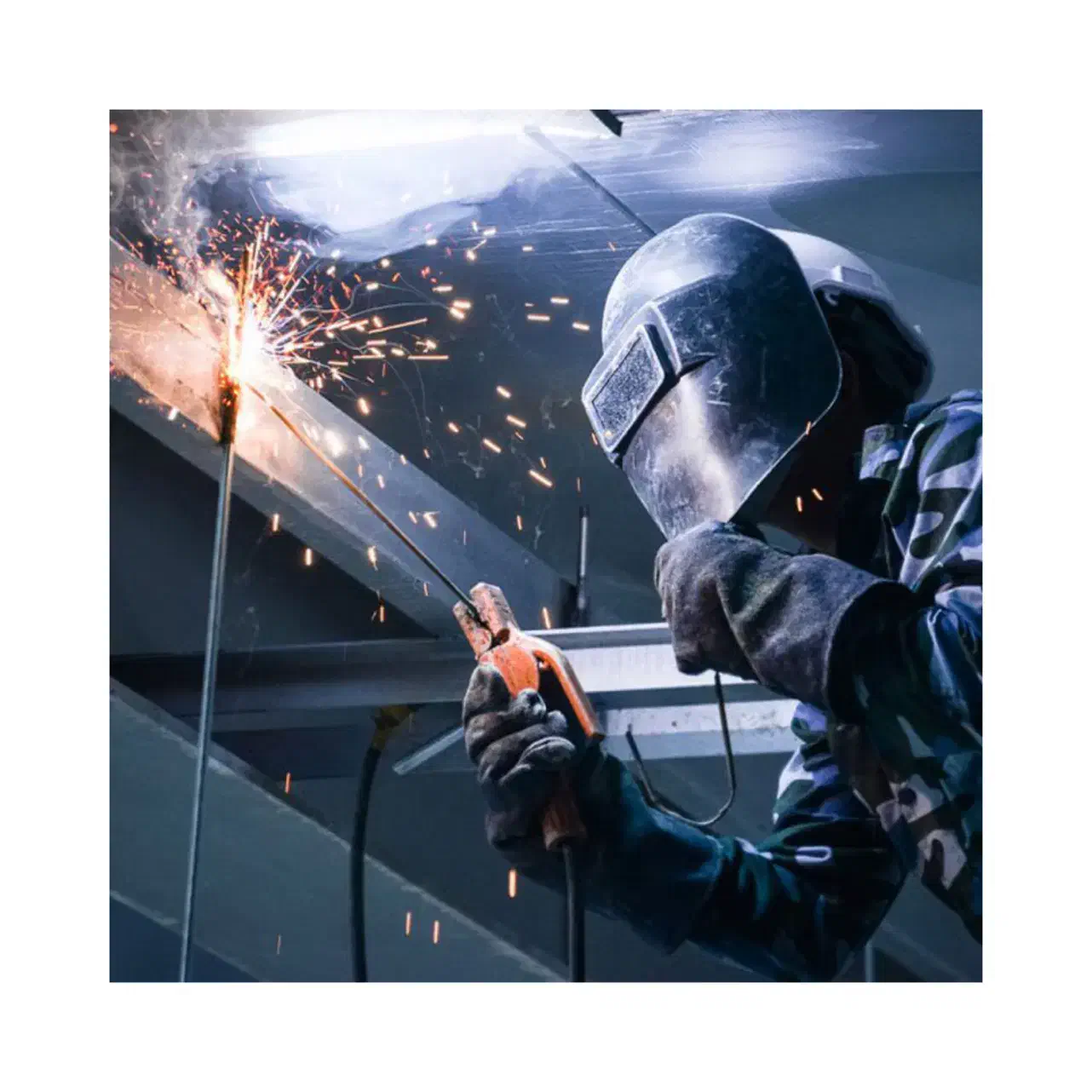 به چند نفر جوشکار،کارگر ساده ونقاش پودری نیازمندیم|استخدام صنعتی، فنی، مهندسی|تبریز, |دیوار