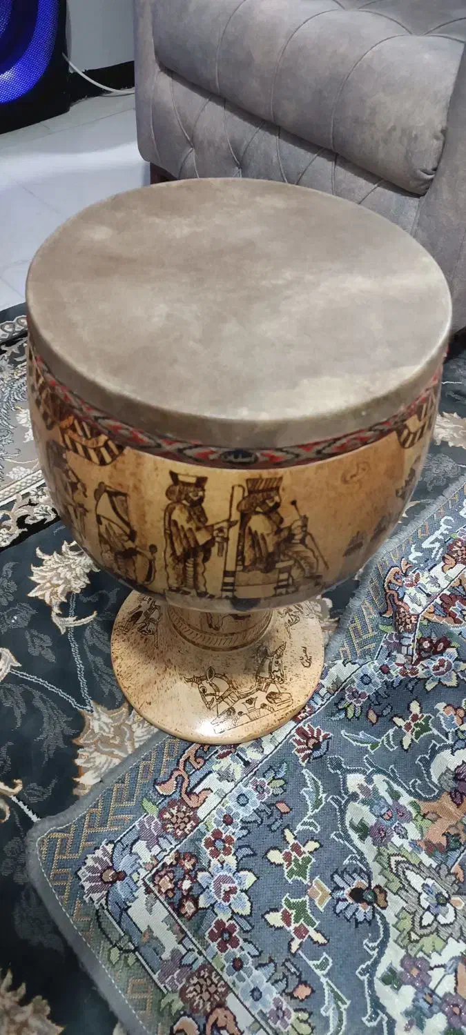 عالی خوش صدا|درام و پرکاشن|اشتهارد, |دیوار