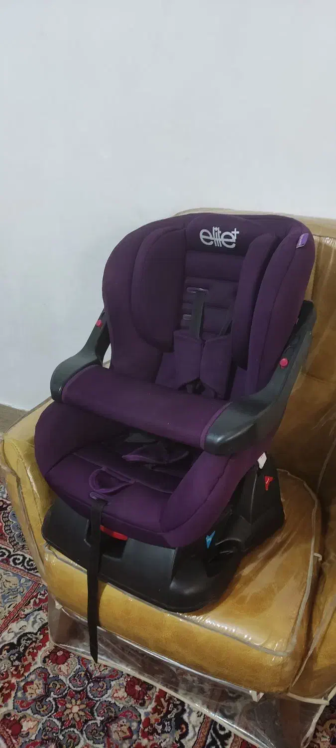 صندلی ماشین کودک در حد نو|تخت و صندلی بچه|صدرا-فارس, فاز ۲|دیوار