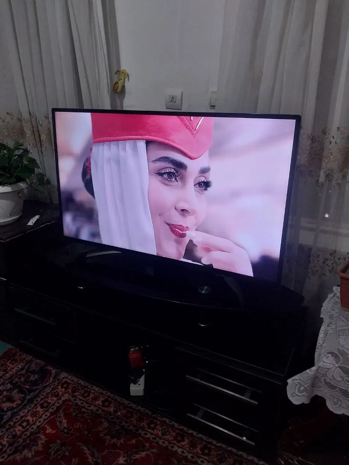 تلوزیون سونیا سالم|تلویزیون و پروژکتور|اصفهان, براآن شمالی|دیوار