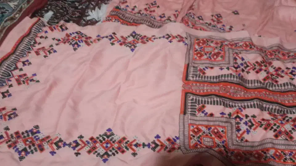 لباس  سراونی|لباس|کورین, |دیوار