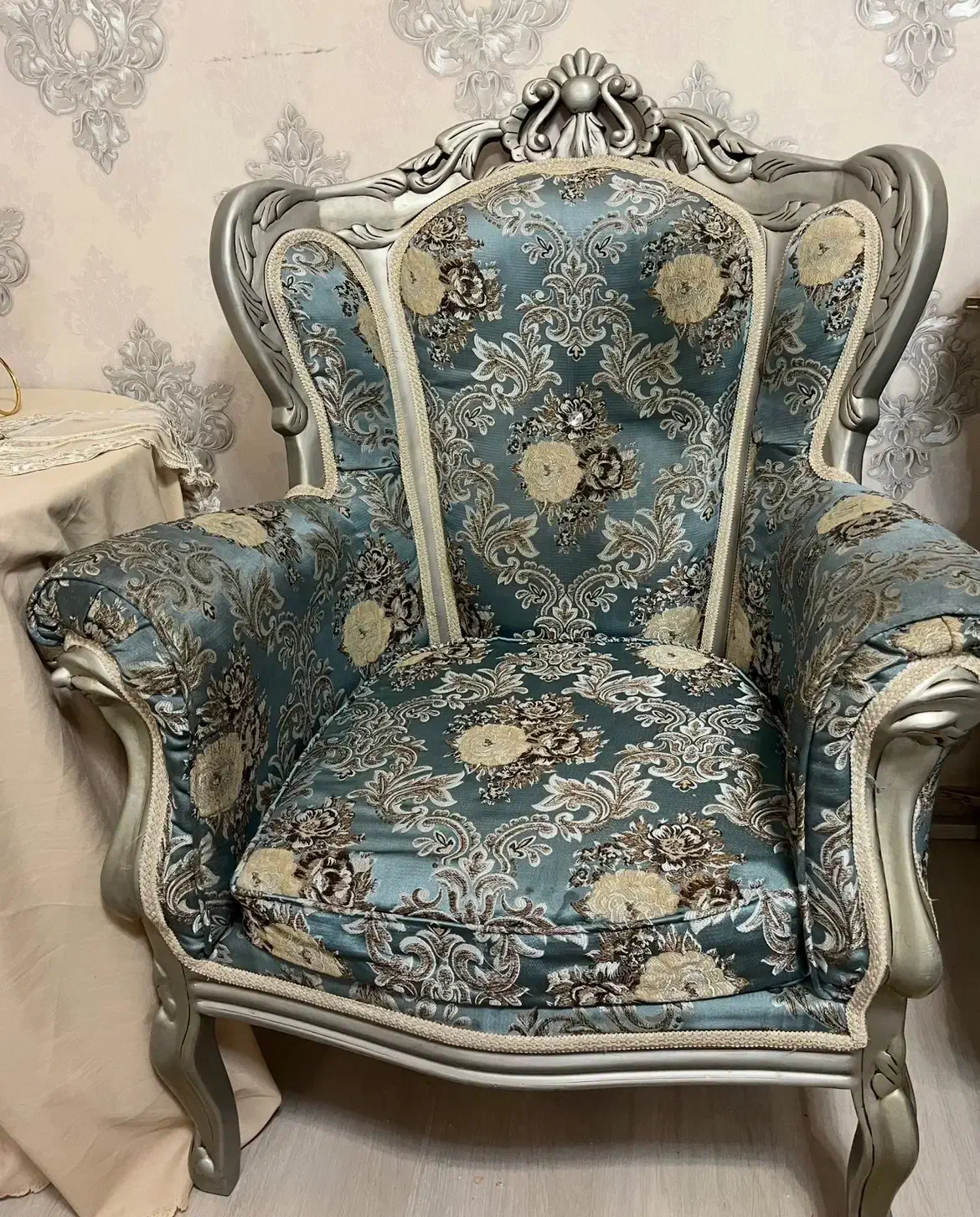 یک دست مبل سلطنتی ۹نفره|مبلمان خانگی و میز عسلی|مراغه, |دیوار