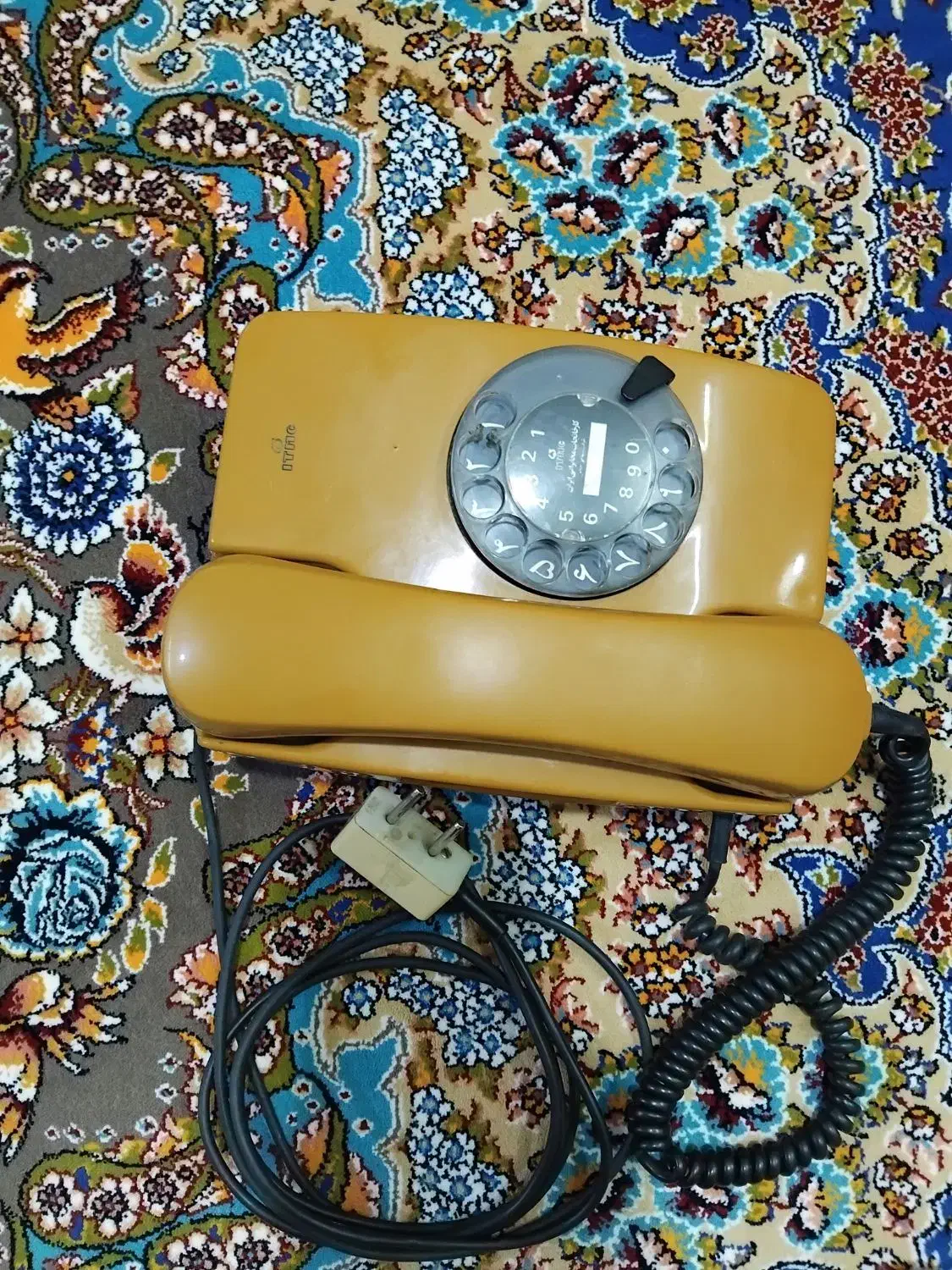 تلفن قدیمی سالم|کلکسیون اشیاء عتیقه|بروجرد, |دیوار